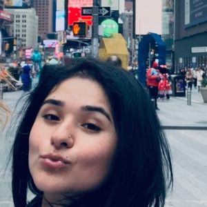 Meet your Posher, Kayla